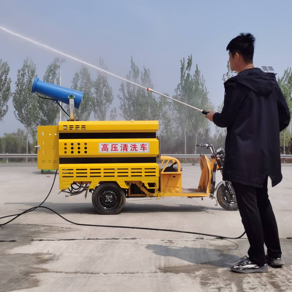十堰環(huán)衛(wèi)利器 電動三輪高壓清洗車，讓路面保潔與淤泥沖洗更高效